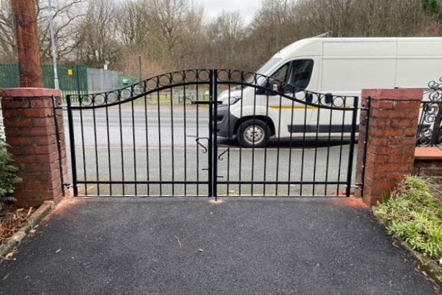 Installing gates